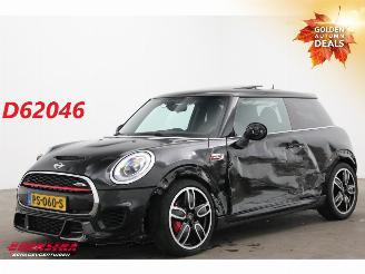 krockskadad bil auto Mini Cooper 2.0 232 PK Pano HUD Navi Clima Cruise Camera SHZ 2016/2