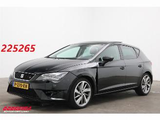 Schadeauto Seat Leon 1.8 TSI FR 180 PK DSG LED Pano Leder Navi Clima Cruise Camera SHZ 2016/10