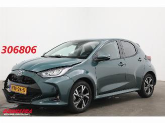 Vaurioauto  passenger cars Toyota Yaris 1.5 Hybrid 115 Dynamic LED ACC LRHZ SHZ Camera PDC 3.421 km! 2025/6
