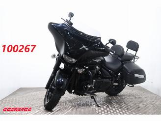 Schade motor Suzuki  C 1500 BT Intruder ABS Apple/Android Radio 32.752 km! 2014/6