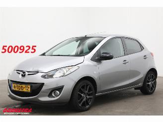 Damaged car Mazda 2 1.3 TS Plus Navi Airco SHZ PDC 124.483 km! 2014/1