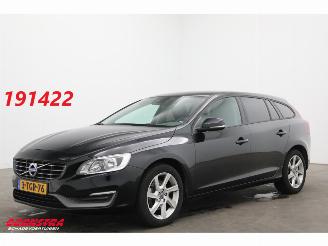  Volvo V-60 2.0 D4 Aut. Kinetic PremiumSound Leder Navi Clima Cruise PDC AHK 2014/2