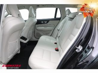 Volvo V-60 2.0 B3 Momentum Pano LED ACC H/K Leder LRHZ Camera picture 15