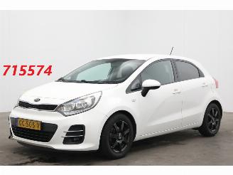 Unfallwagen Kia Rio 1.2 CVVT DynamicLine Navi Airco Cruise Camera 116.609 km! 2015/5