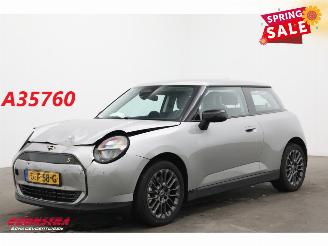 Vaurioauto  passenger cars Mini Cooper SE Electric 54.2 kWh 218 PK LED Navi Cruise Camera 2024/8