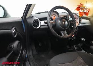 Mini One 1.6 D Navi Clima Cruise PDC picture 17