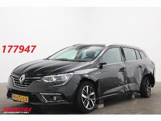 Vaurioauto  passenger cars Renault Mégane Estate 1.3 TCe Bose Navi Clima Cruise Camera SHZ PDC AHK 2020/2