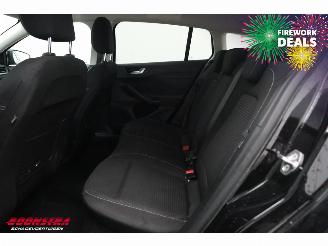 Ford Focus 1.0 EcoBoost Hybrid Titanium Navi Clima Cruise Camera LRHZ SHZ picture 15