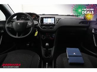 Peugeot 208 1.2 PureT. Signature Navi Camera Carplay Airco Cruise picture 12