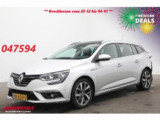 krockskadad bil auto Renault Mégane Estate 1.2 TCe Bose 2017/1