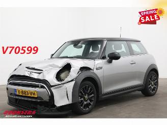 Voiture accidenté Mini Cooper SE Camden Edition 33 kWh LED Navi Clima Cruise SHZ PDC 2024/2