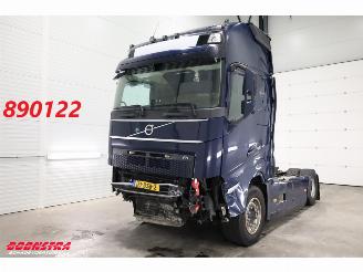 krockskadad bil vrachtwagen Volvo FH 500 iParkCool ACC Alcoa Leder 2022/2