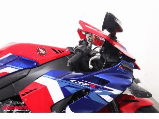 Honda CBR 1000 RR-R Fireblade Akrapovic ABS LED picture 10