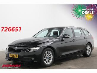krockskadad bil auto BMW 3-serie Touring 320d EDE Centennial Aut. Navi Clima Cruise PDC AHK 2016/5