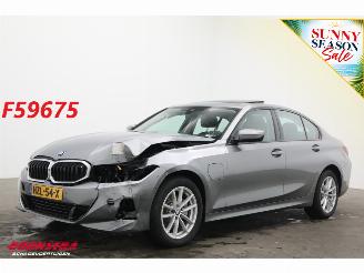 krockskadad bil auto BMW 3-serie 330e Schuifdak 360° LED Cruise SHZ 4.216 km! 2025/8