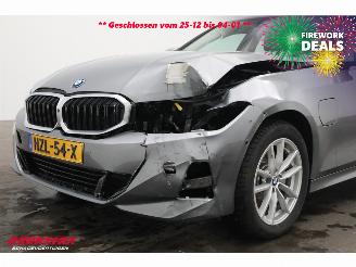 BMW 3-serie 330e Schuifdak 360° LED Cruise SHZ 4.216 km! picture 10