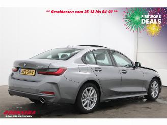 BMW 3-serie 330e Schuifdak 360° LED Cruise SHZ 4.216 km! picture 3