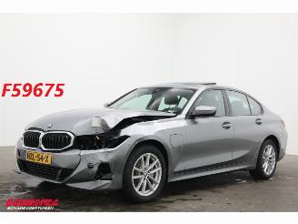 škoda osobní automobily BMW 3-serie 330e Schuifdak 360° LED Cruise SHZ 4.216 km! 2025/8