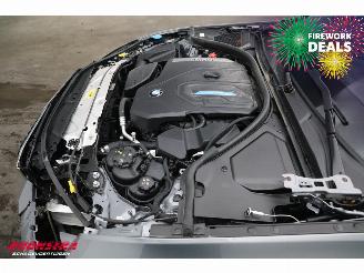 BMW 3-serie 330e Schuifdak 360° LED Cruise SHZ 4.216 km! picture 9
