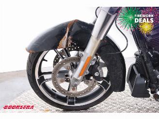 Harley-Davidson  FLHX Street Glide LED Cruise Radio picture 9