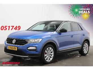 Vaurioauto  passenger cars Volkswagen T-Roc 1.5 TSI Sport LED ACC Navi Clima SHZ LRHZ 2019/12