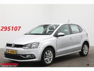 krockskadad bil auto Volkswagen Polo 1.2 TSI Comfortline 5-DRS Airco Cruise PDC 2017/11