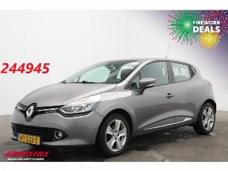 Schadeauto Renault Clio 0.9 TCe Dynamique Navi Clima Cruise 2015/11