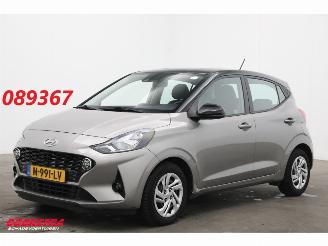 Unfallwagen Hyundai I-10 1.0 Aut. Comfort 5-zits Apple/Android Airco Cruise 2021/11
