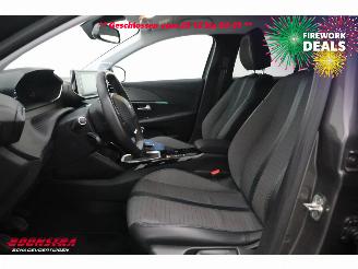 Peugeot 208 1.2 PureTech Allure Navi Clima Cruise PDC picture 14
