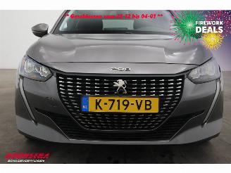 Peugeot 208 1.2 PureTech Allure Navi Clima Cruise PDC picture 5