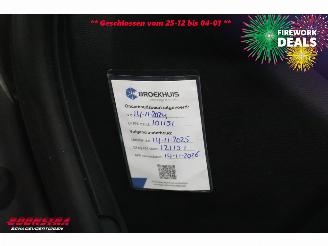 Peugeot 208 1.2 PureTech Allure Navi Clima Cruise PDC picture 23