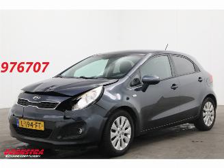 Damaged car Kia Rio 1.2 CVVT ComfortLine Clima Cruise SHZ LRHZ PDC 132.607 km! 2014/10