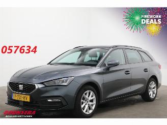 Coche accidentado Seat Leon Sportstourer 1.0 eTSI Style LED ACC Apple/Android Clima Camera PDC 2022/5
