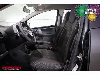 Toyota Aygo 1.0-12V Comfort Navigator 5-DRS LMV 171.145 km! picture 11