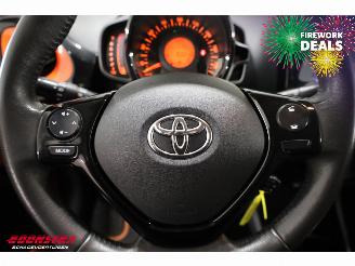 Toyota Aygo 1.0 VVT-i x-cite Airco Cruise Camera Bluetooth 93.010 km! picture 19