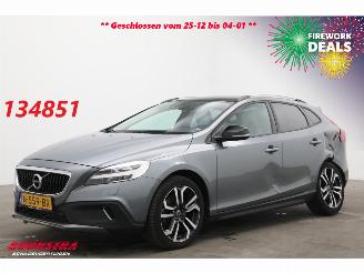 Vaurioauto  passenger cars Volvo V-40 Cross Country 2.0 T3 Momentum LED Memory Leder Navi Camera SHZ PDC AHK 2017/5