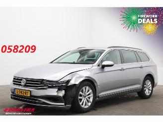 krockskadad bil auto Volkswagen Passat Variant 1.5 TSI DSG Comfort Business LED ACC Navi Clima PDC AHK 2020/2