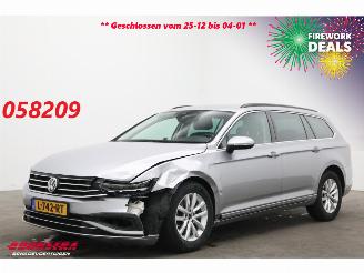 krockskadad bil auto Volkswagen Passat Variant Variant 1.5 TSI DSG Comfort Business LED ACC Navi Clima PDC AHK 2020/2