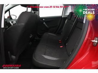Peugeot 2008 1.2 PureTech Active Pano Navi Airco Cruise PDC 77.152 km! picture 16