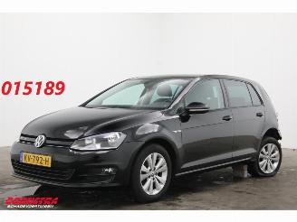 Vaurioauto  passenger cars Volkswagen Golf 1.0 TSI Comfortline Navi Clima Cruise Camera PDC AHK 74.205 km! 2017/1