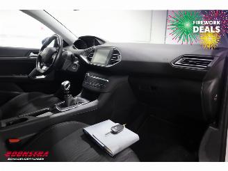 Peugeot 308 SW 1.6 BlueHDI Active Pano Navi Clima Cruise PDC picture 15