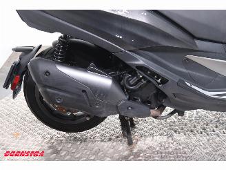 Piaggio  MP3 530 HPE Exclusive ABS Camera 4.804 km! picture 13