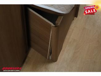 Kabe  Ametist 560 GLE Solar Mover Single Beds picture 12