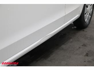 Volkswagen Up! 1.0 BMT move up! Airco Bluetooth 49.259 km! picture 7