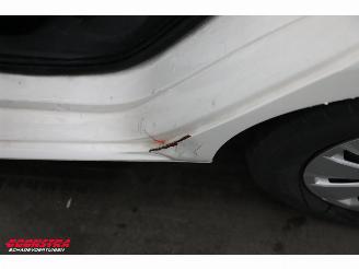 Volkswagen Up! 1.0 BMT move up! Airco Bluetooth 49.259 km! picture 6