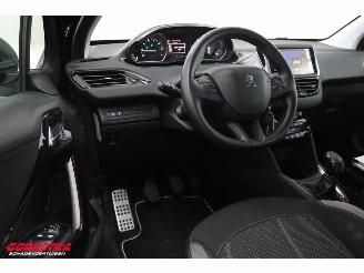 Peugeot 208 1.2 VTi Active Navi Bluetooth Clima Cruise PDC AHK picture 10