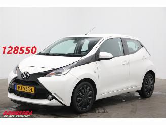 ojeté vozy osobní automobily Toyota Aygo 1.0 VVT-i x-play Bluetooth Airco Cruise Camera 2015/12