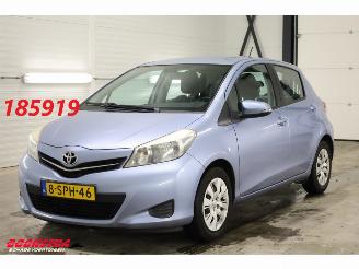 uszkodzony samochody osobowe Toyota Yaris 1.3 VVT-i Aspiration Bluetooth Airco Cruise Camera AHK 69.230 km! 2013/11