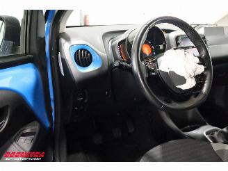 Toyota Aygo 1.0 VVT-i x-play Bluetooth Airco Cruise Camera picture 18