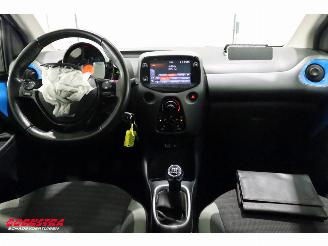 Toyota Aygo 1.0 VVT-i x-play Bluetooth Airco Cruise Camera picture 14